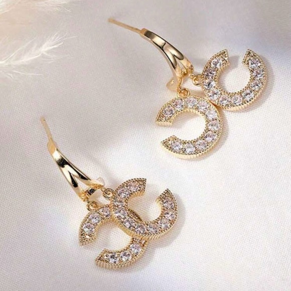 Gold Double-C Rhinestone Sparkling Retro Elegant Earrings😍 Beautiful NWT - Picture 3 of 7